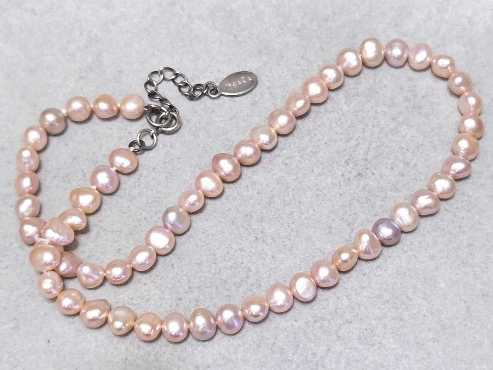 agete pink freshwater pearl silver necklace with 40cm length shown on white background
