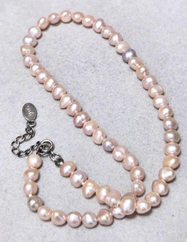 agete pink freshwater pearl silver necklace with 40cm length shown on white background