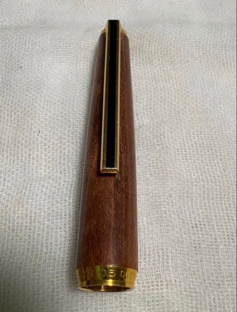 PILOT 0.5 CUSTOM mechanical pencil made of Itayakakede Japanese maple wood from the Woodgrain series