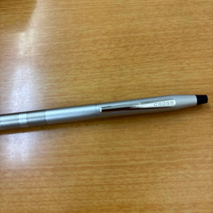 CROSS Cross mechanical pencil in silver with knurled finish grip and 0.7mm lead tip