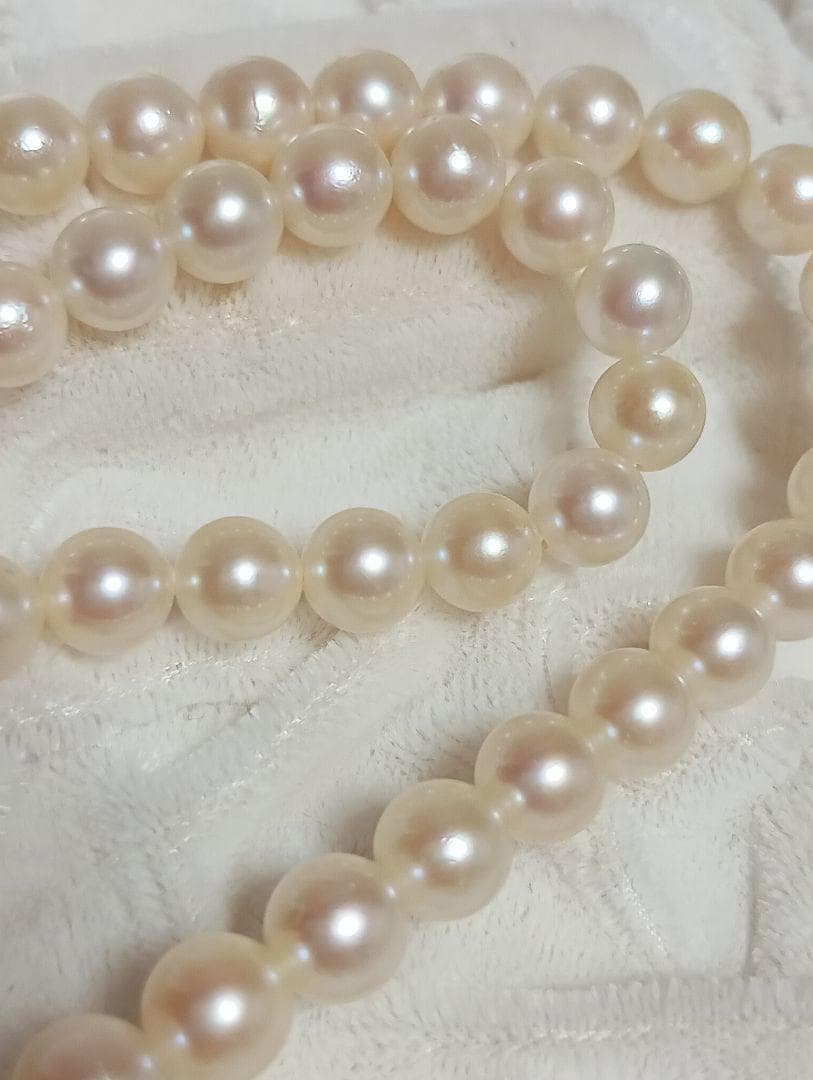 Kuro Pearls Akoya Pearl Necklace with 6.3mm white round pearls on a Silver 925 chain approx 40cm long