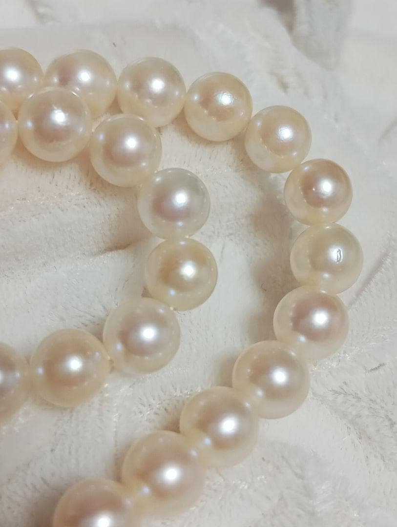 Kuro Pearls Akoya Pearl Necklace with 6.3mm white round pearls on a Silver 925 chain approx 40cm long