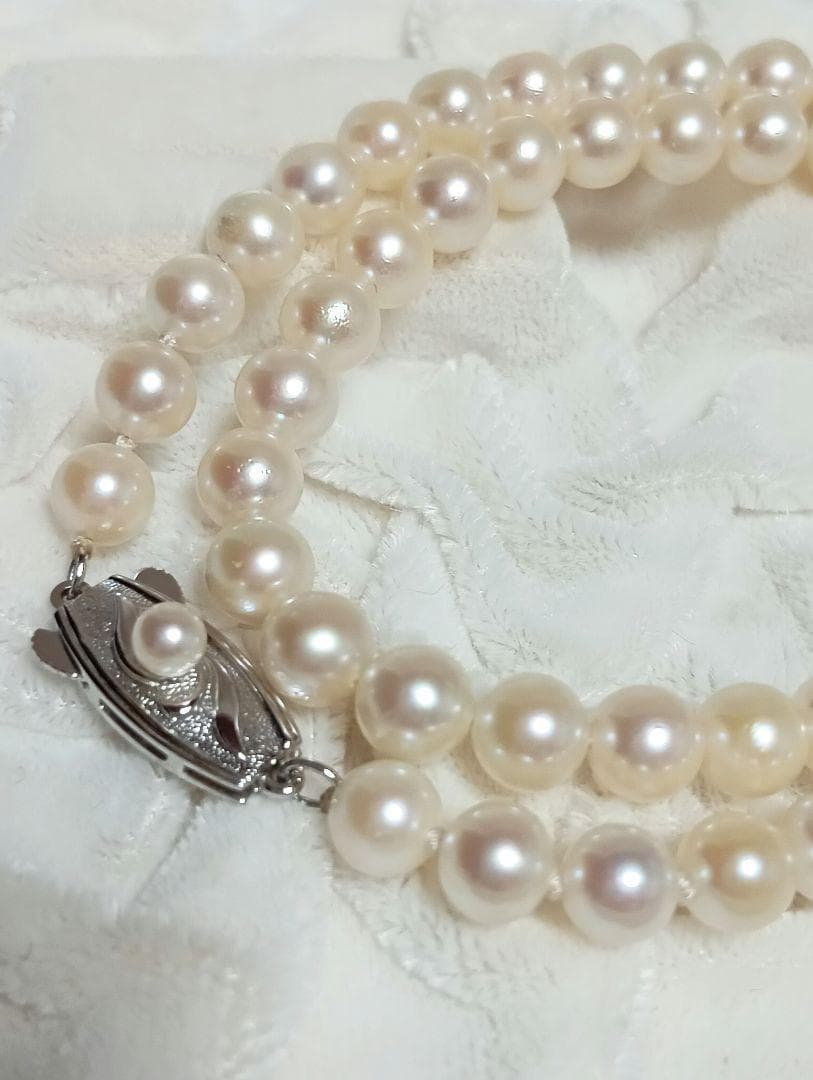 Kuro Pearls Akoya Pearl Necklace with 6.3mm white round pearls on a Silver 925 chain approx 40cm long