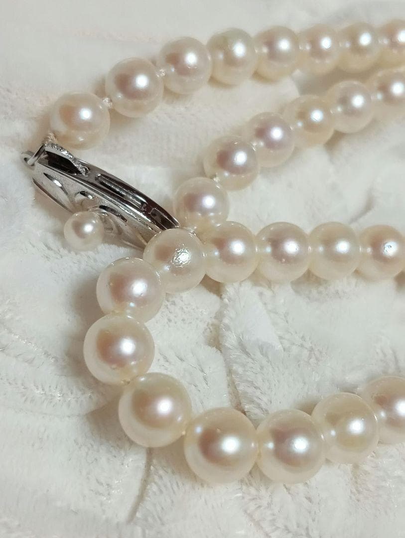 Kuro Pearls Akoya Pearl Necklace with 6.3mm white round pearls on a Silver 925 chain approx 40cm long