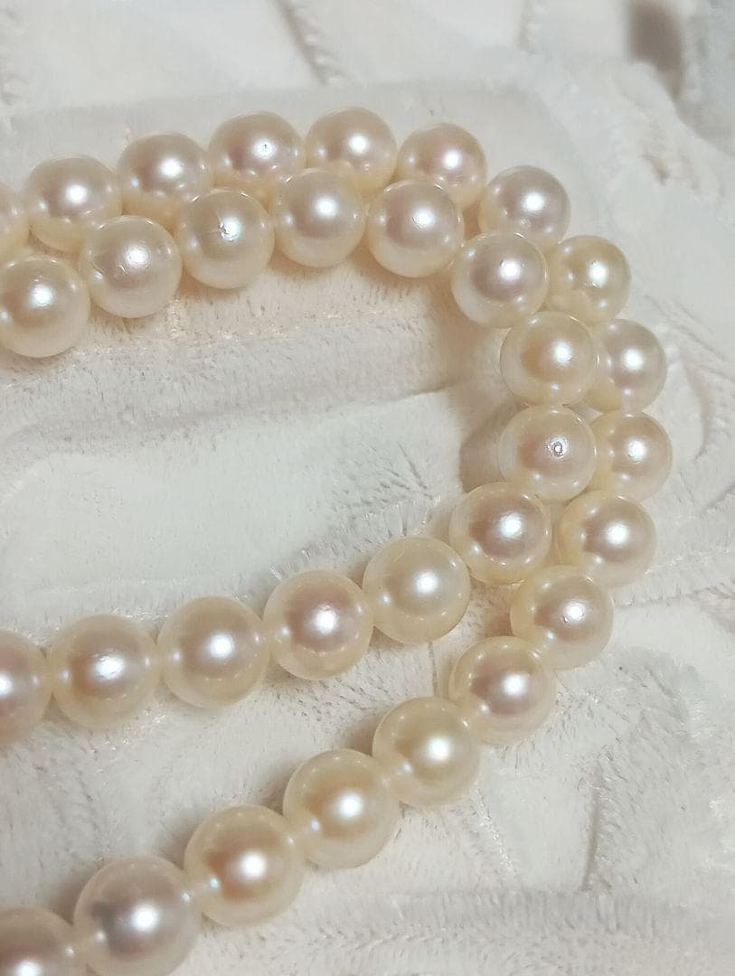 Kuro Pearls Akoya Pearl Necklace with 6.3mm white round pearls on a Silver 925 chain approx 40cm long