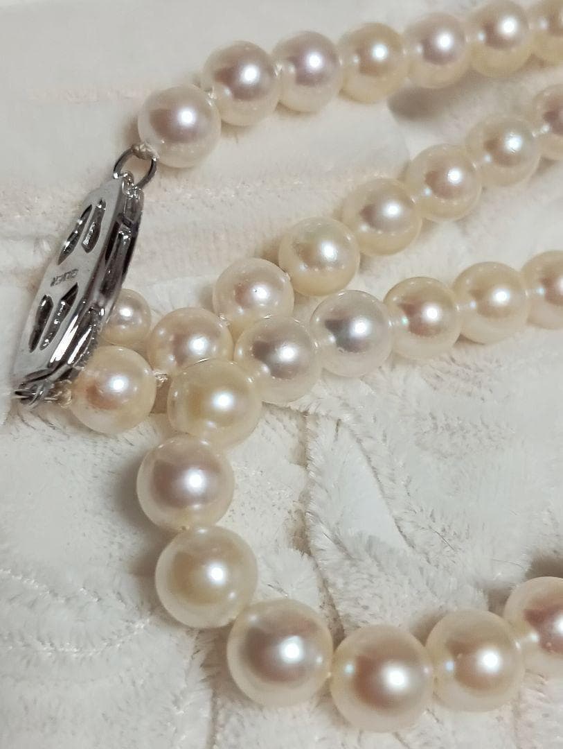 Kuro Pearls Akoya Pearl Necklace with 6.3mm white round pearls on a Silver 925 chain approx 40cm long