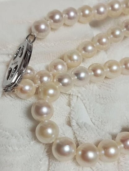 Kuro Pearls Akoya Pearl Necklace with 6.3mm white round pearls on a Silver 925 chain approx 40cm long