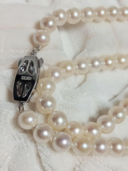 Kuro Pearls Akoya Pearl Necklace with 6.3mm white round pearls on a Silver 925 chain approx 40cm long
