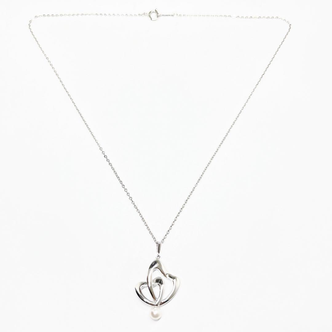 Mikimoto pearl double heart necklace with 4.9mm pearls on a 40cm silver chain