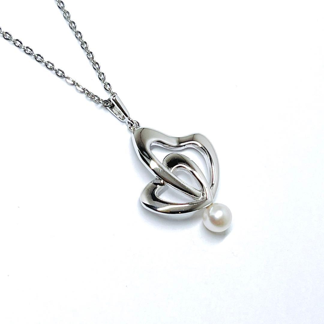 Mikimoto pearl double heart necklace with 4.9mm pearls on a 40cm silver chain