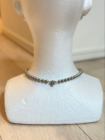 TASAKI Akoya Pearl Necklace featuring 7 mm pearls on a 42.5 cm chain with warranty