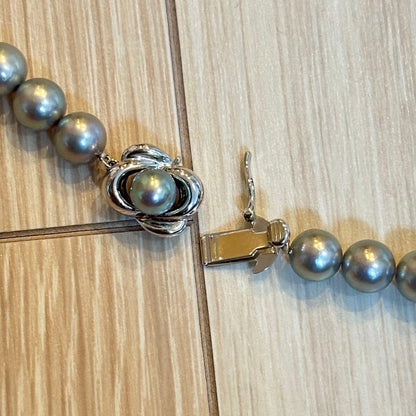 TASAKI Akoya Pearl Necklace featuring 7 mm pearls on a 42.5 cm chain with warranty