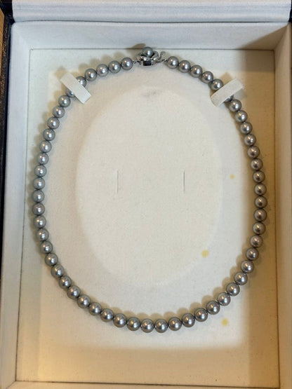 TASAKI Akoya Pearl Necklace featuring 7 mm pearls on a 42.5 cm chain with warranty