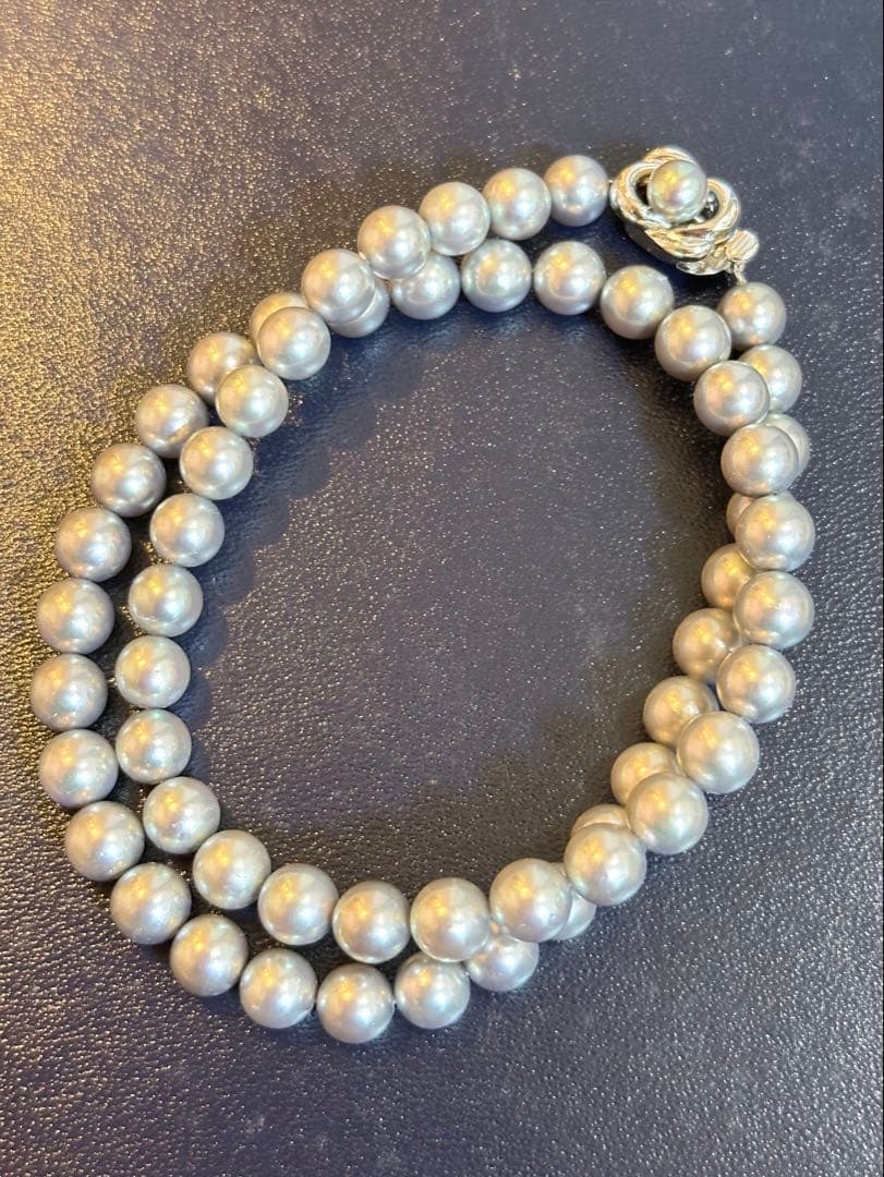 TASAKI Akoya Pearl Necklace featuring 7 mm pearls on a 42.5 cm chain with warranty
