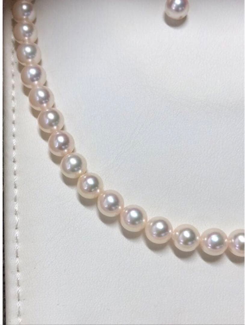 Matsuzakaya Akoya pearl necklace with 6.5-7.0mm pearls and matching 6.7mm k14wg earrings