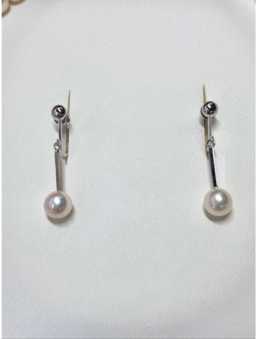 Matsuzakaya Akoya pearl necklace with 6.5-7.0mm pearls and matching 6.7mm k14wg earrings