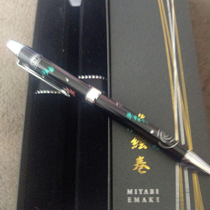 新品 PILOT elegant picture scroll with goldfish design, model 雅絵巻, displayed hanging
