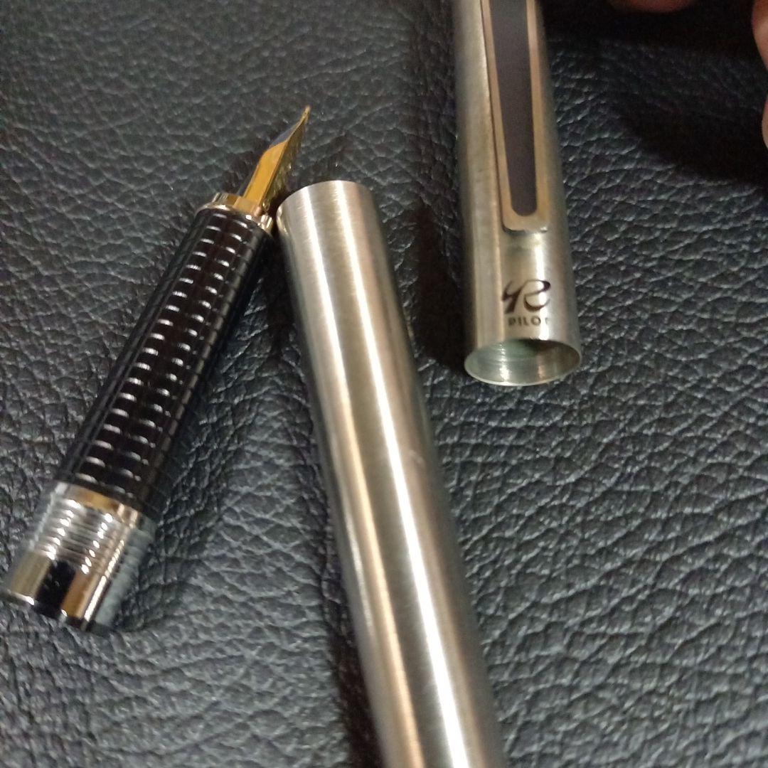 Pilot Young Rex vintage fountain pen model H1281 with 14k fine nib, used condition