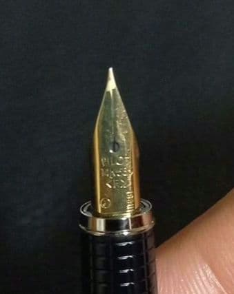 Pilot Young Rex vintage fountain pen model H1281 with 14k fine nib, used condition