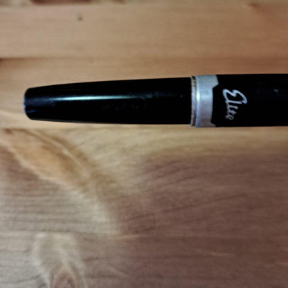 Black Pilot Elite fountain pen with 18k750 gold nib and resin metal body