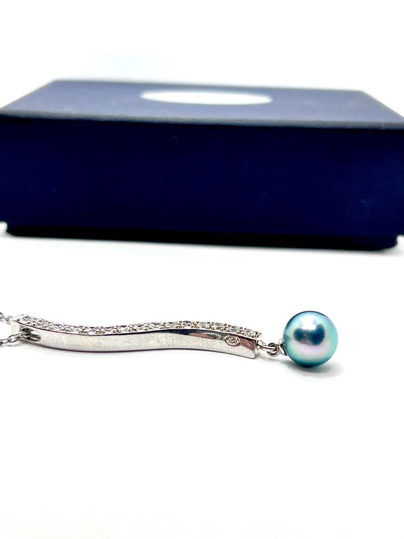 Indigo Blue round Akoya pearl necklace with 8.9mm pearls on Silver 925 chain with Vatican clasp