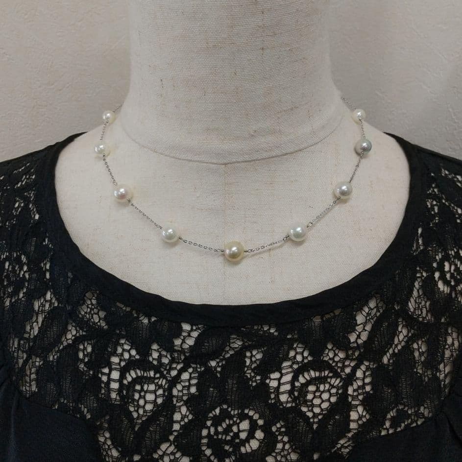 Aquoqa Honmai Pearl Station Necklace featuring 8.5-6.5mm round pearls on silver adjustable chain 40-45cm