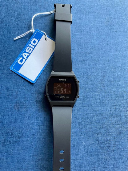 CASIO Digital Model Quartz Men's Watch — Japanese