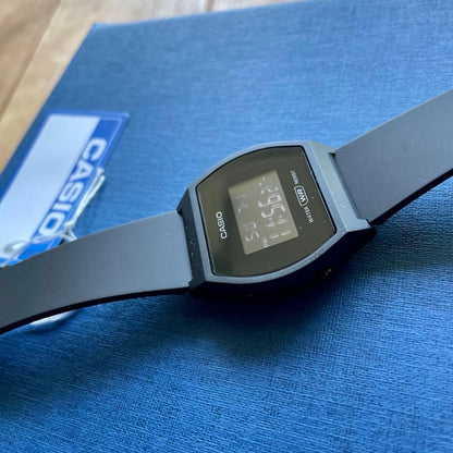 CASIO Digital Model Quartz Men's Watch — Japanese