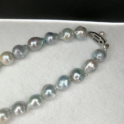 Akoya Pearl Necklace featuring 9.0-9.5mm pearls with 40cm total length displayed on white background