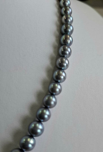 Tasaki blue-gray pearl necklace 6.5mm featuring blue-gray pearls and Juzu beads with certificate and case included