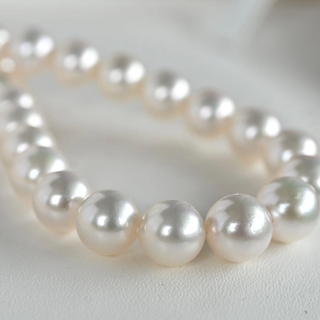 Highest grade Aurora Hanadama Tasaki Akoya pearl necklace with gradient pearls, 42 cm length
