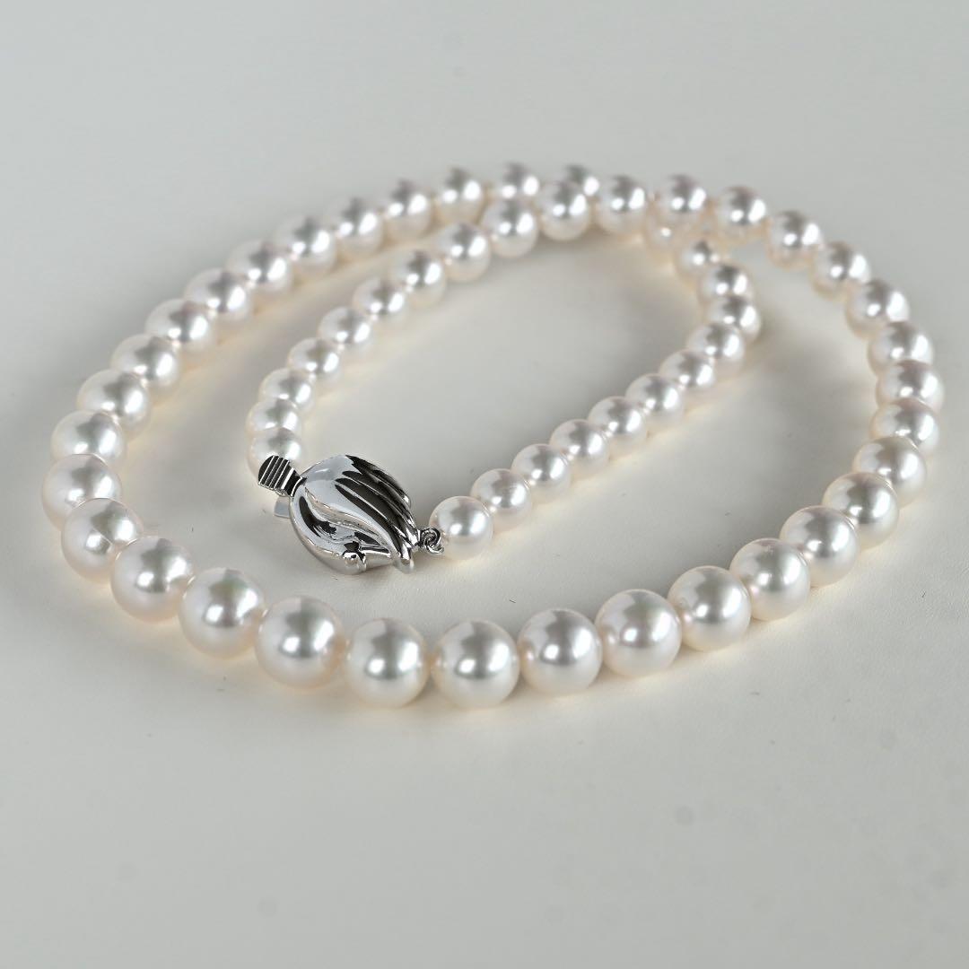 Highest grade Aurora Hanadama Tasaki Akoya pearl necklace with gradient pearls, 42 cm length