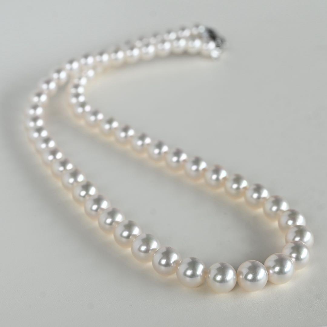 Highest grade Aurora Hanadama Tasaki Akoya pearl necklace with gradient pearls, 42 cm length