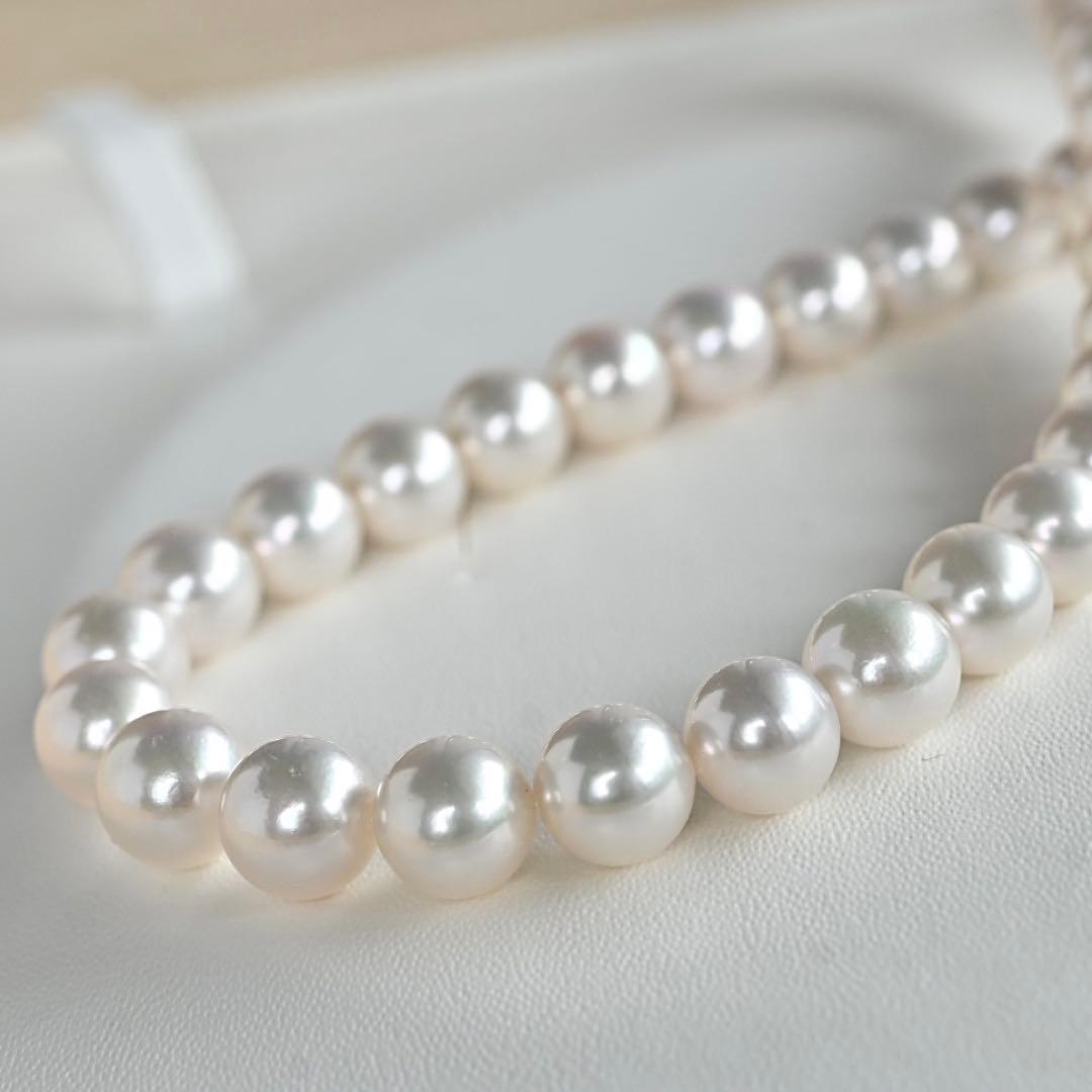 Highest grade Aurora Hanadama Tasaki Akoya pearl necklace with gradient pearls, 42 cm length