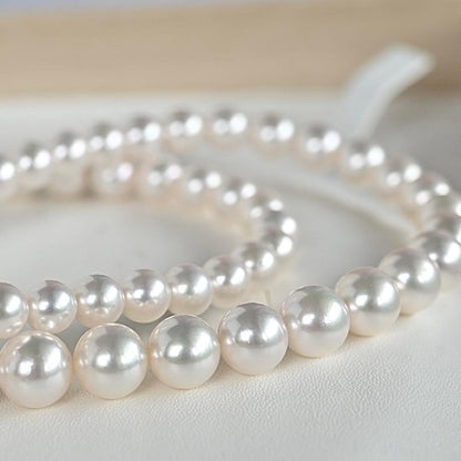 Highest grade Aurora Hanadama Tasaki Akoya pearl necklace with gradient pearls, 42 cm length