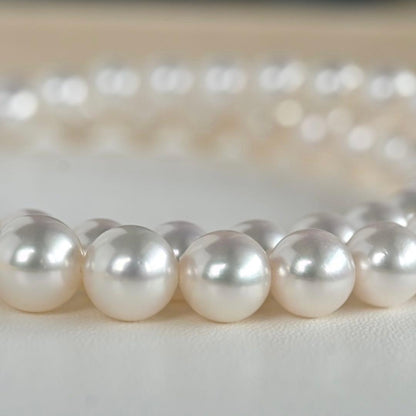 Highest grade Aurora Hanadama Tasaki Akoya pearl necklace with gradient pearls, 42 cm length
