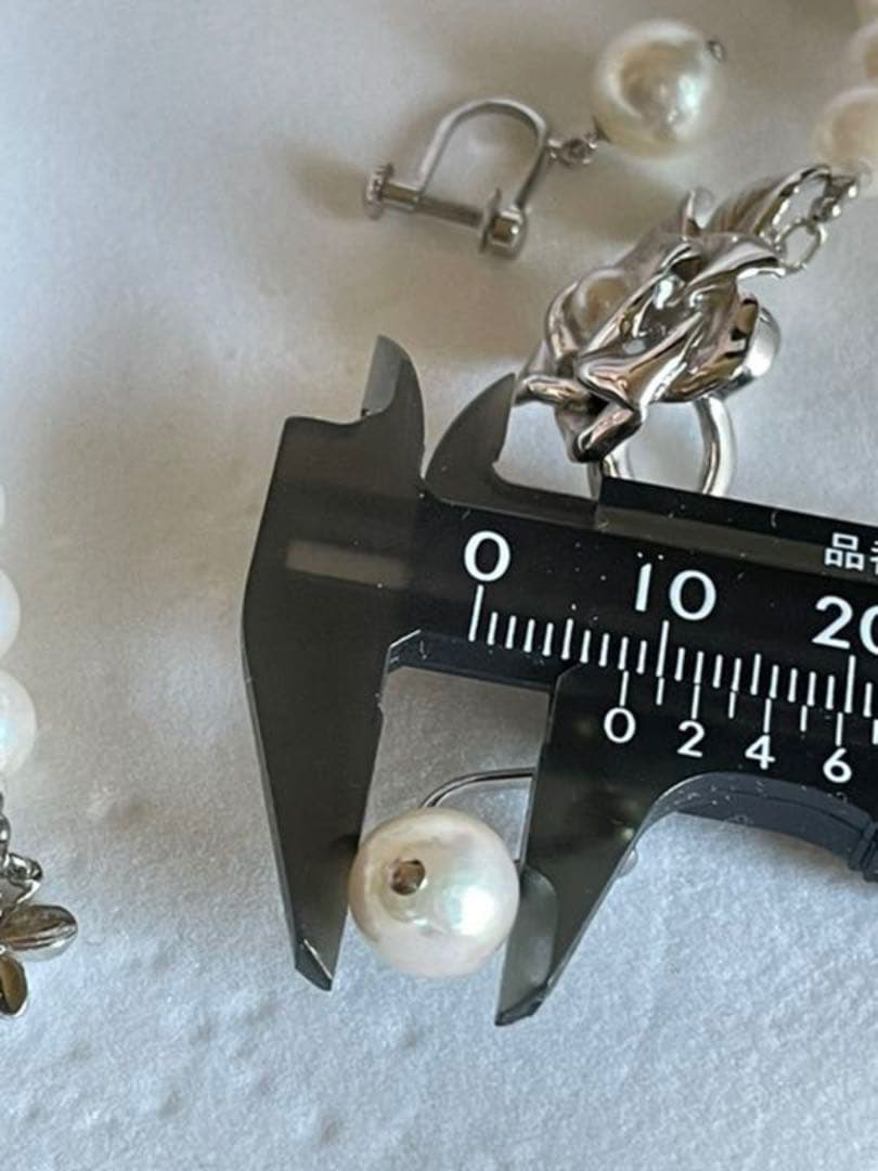 Akoya pearl necklace and earrings set in silver with white pearls 125cm necklace and 8mm earrings