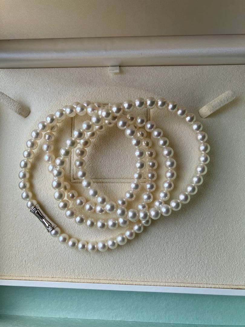 TASAKI pearl necklace with 6.0mm to 6.5mm pearls measuring 84cm in length