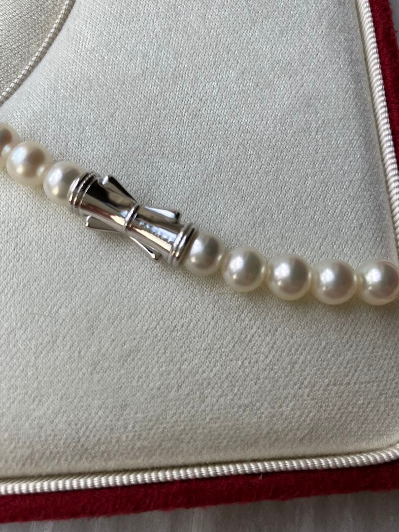 TASAKI pearl necklace with 6.0mm to 6.5mm pearls measuring 84cm in length