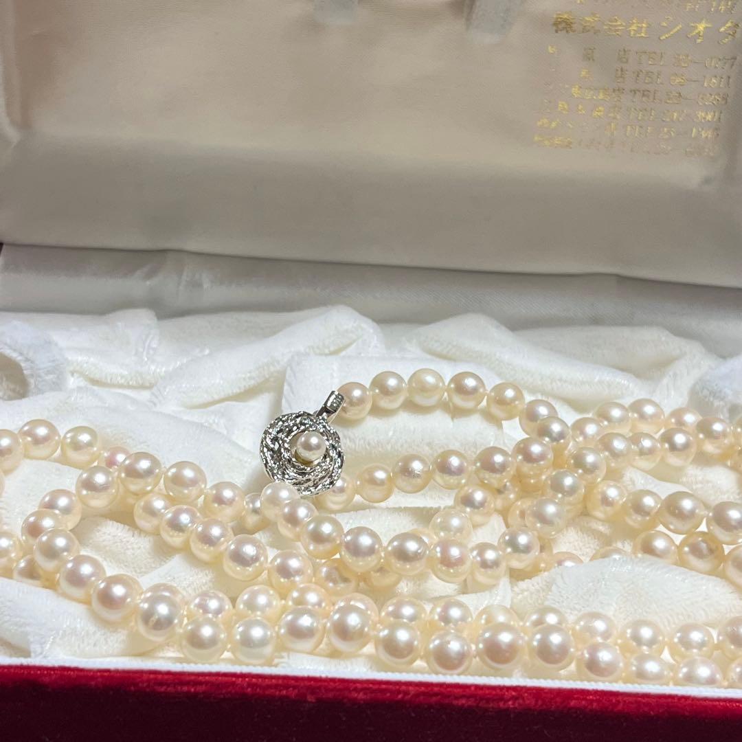 Akoya Pearl long necklace with 6mm white pearls measuring 92 cm in length
