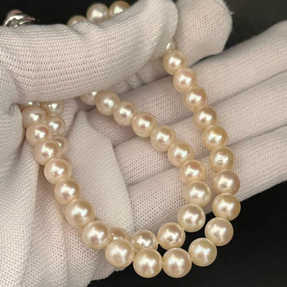 Tasaki Akoya pearl necklace with 7.3 to 7.5mm white pearls and silver S clasp, 41cm long