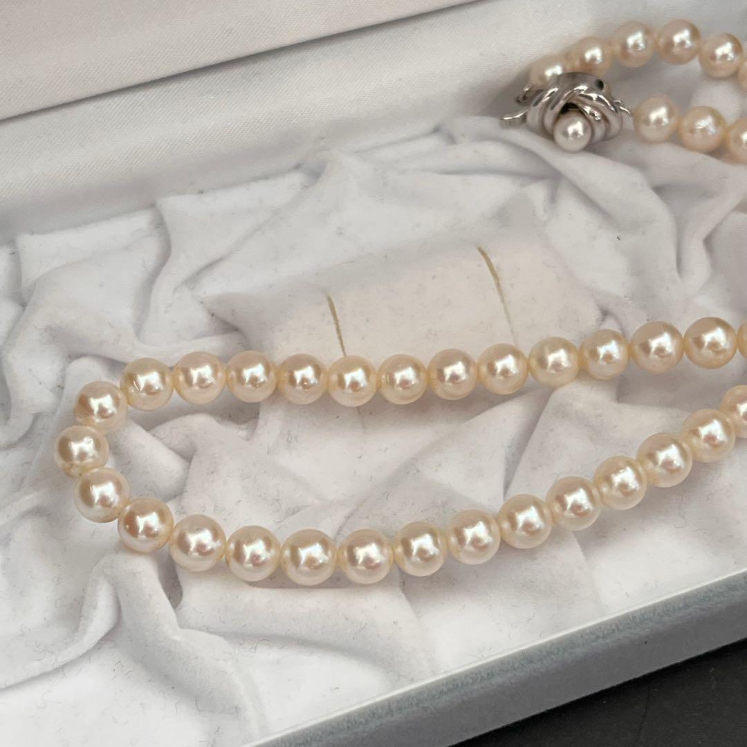 Tasaki Akoya pearl necklace with 7.3 to 7.5mm white pearls and silver S clasp, 41cm long