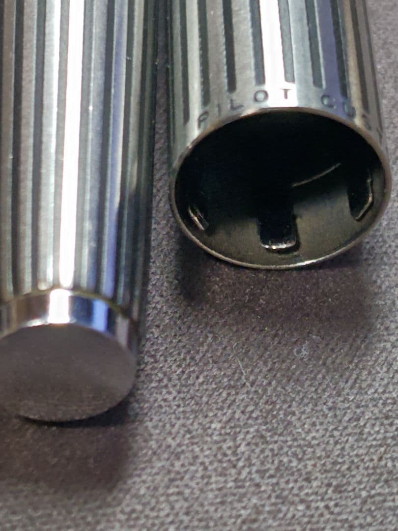 PILOT CUSTOM 18K-WG Fountain Pen Model H872 with fine tip and stripe pattern in used condition