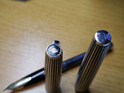 PILOT CUSTOM 18K-WG Fountain Pen Model H872 with fine tip and stripe pattern in used condition