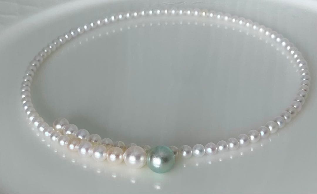 Multicolor Akoya pearl necklace with 4.0-9.3 mm pearls in omega style choker design