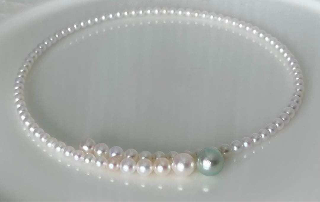 Multicolor Akoya pearl necklace with 4.0-9.3 mm pearls in omega style choker design
