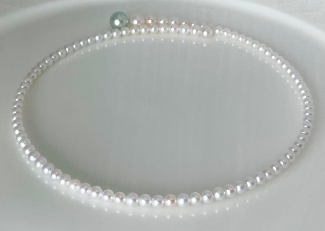 Multicolor Akoya pearl necklace with 4.0-9.3 mm pearls in omega style choker design