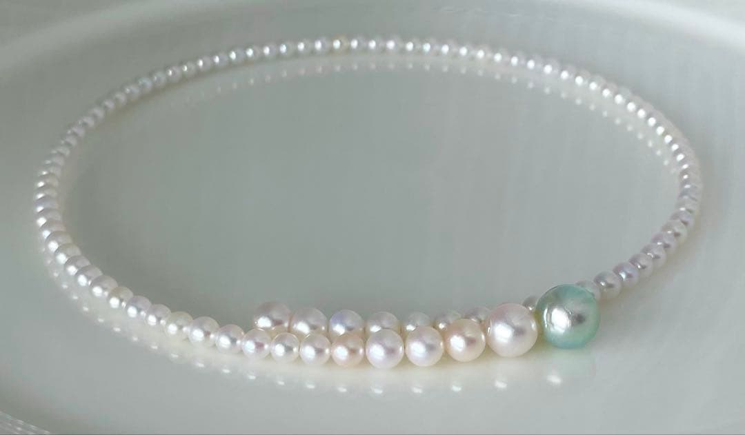 Multicolor Akoya pearl necklace with 4.0-9.3 mm pearls in omega style choker design