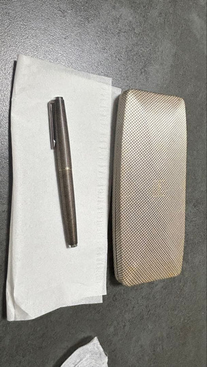 Pilot Fountain Pen 18KWG model H874 with fine tip and 18KWG material in sleek silver finish