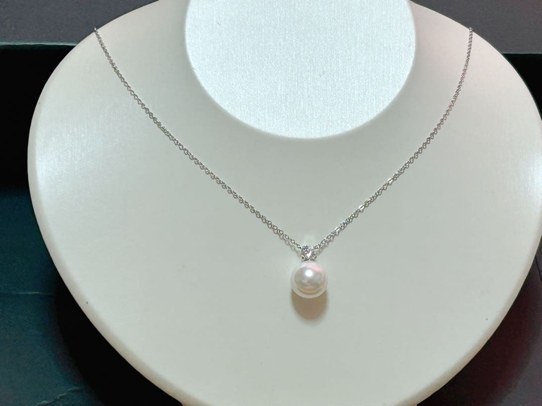 Honsha Pearl Akoya white 10mm pearl necklace with S925 silver clasp coated in K18 gold and CZ diamond accents
